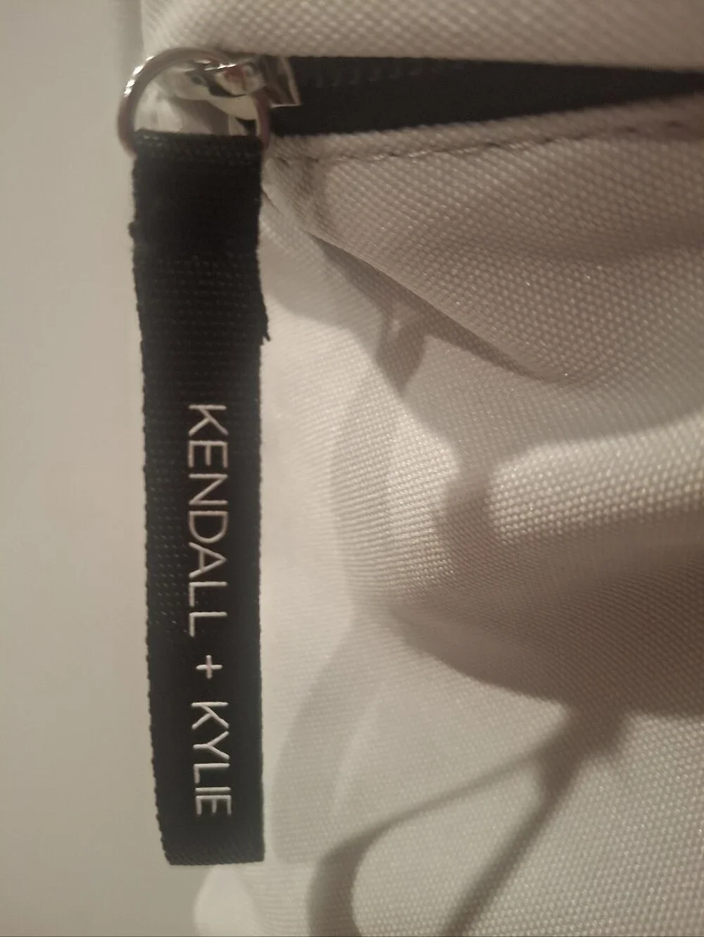 Kendall & Kylie minimal off